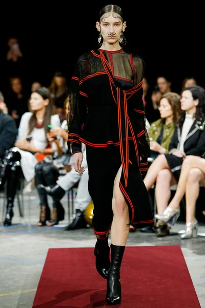 Look 30